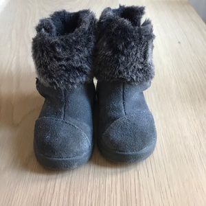 Toms Winter Boots with Fur detail